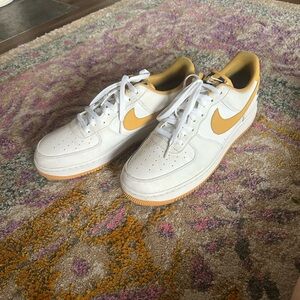 Men’s Nike Air Force one size 13 CT2300-100
